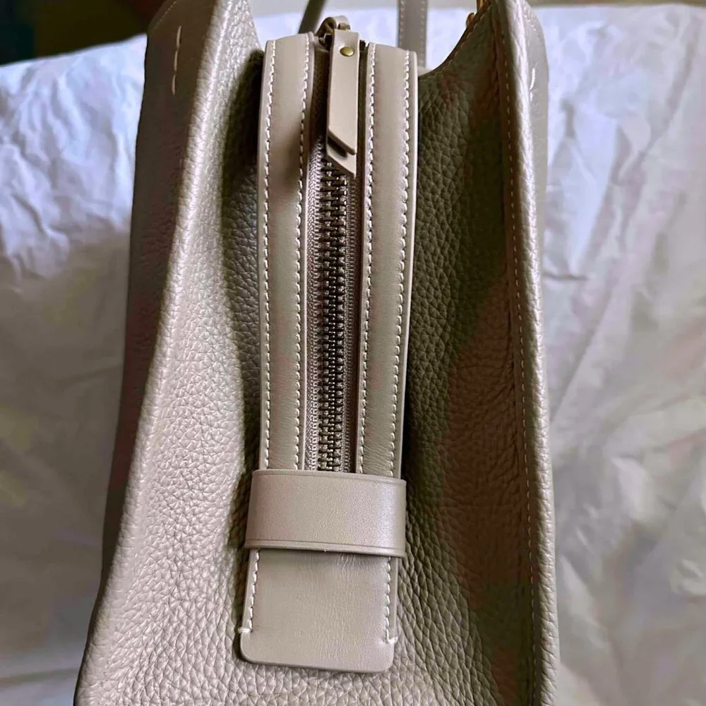 New QUINCE Italian Leather Medium Convertible Satchel Taupe 3way bag - Picture 4 of 16